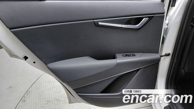 Kia Niro Prestige 2023 — фото 25