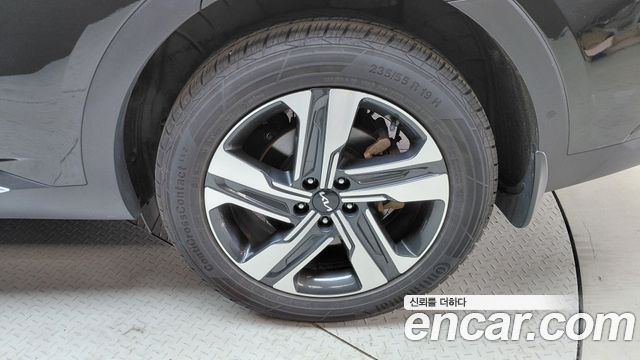 Kia Sorento (IV) HEV 1.6 2WD Gravity 2023 — фото 21