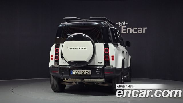 Land Rover Defender (L663) 110 D250 SE 2023 — фото 4