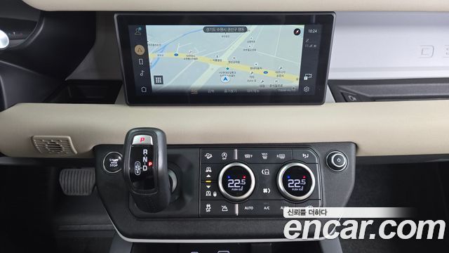 Land Rover Defender (L663) 110 D250 SE 2023 — фото 13