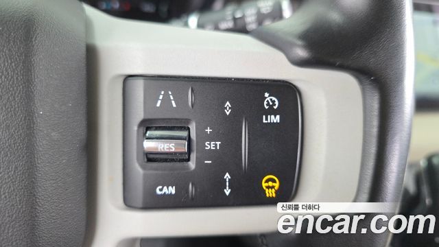 Land Rover Defender (L663) 110 D250 SE 2023 — фото 30