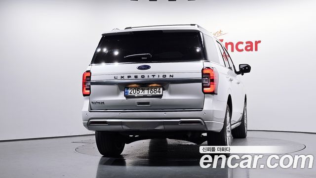 Ford Expedition Platinum 4WD 7Seater 2023 — фото 4