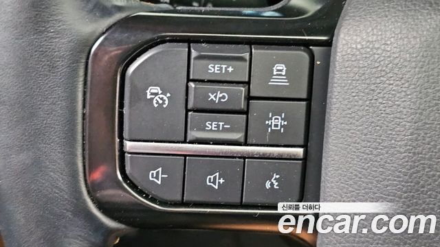 Ford Expedition Platinum 4WD 7Seater 2023 — фото 17