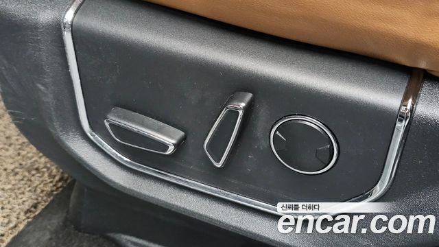 Ford Expedition Platinum 4WD 7Seater 2023 — фото 19