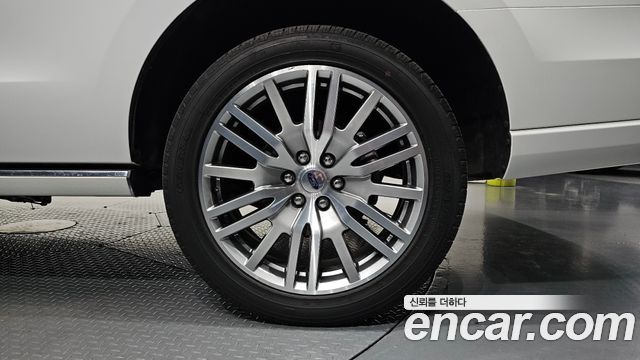 Ford Expedition Platinum 4WD 7Seater 2023 — фото 21