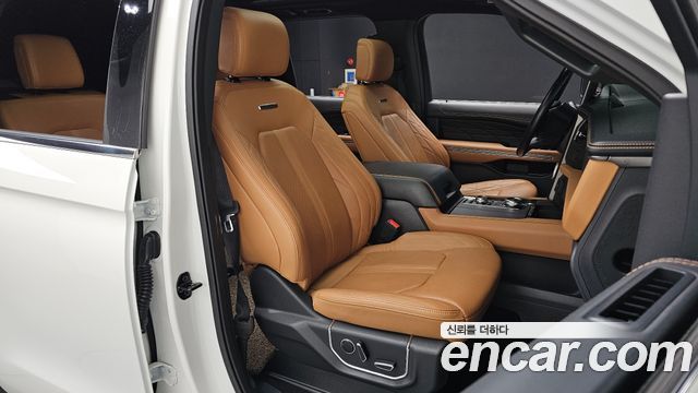Ford Expedition Platinum 4WD 7Seater 2023 — фото 26