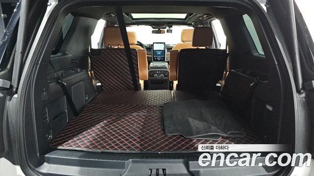 Ford Expedition Platinum 4WD 7Seater 2023 — фото 34