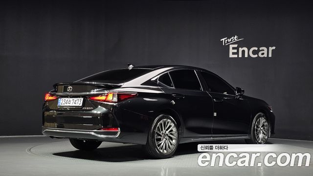 Lexus ES300h (VII) Luxury Plus 2026 — фото 2