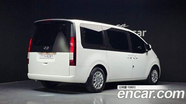 Hyundai Staria Tourer 11-Seater Modern 2022 — фото 2