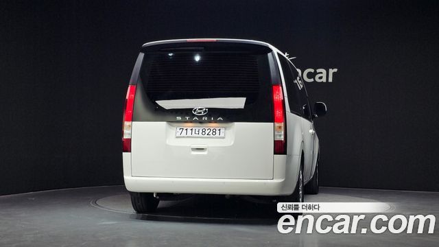 Hyundai Staria Tourer 11-Seater Modern 2022 — фото 4