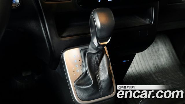 Hyundai Staria Tourer 11-Seater Modern 2022 — фото 9