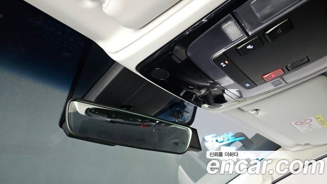 Hyundai Staria Tourer 11-Seater Modern 2022 — фото 27