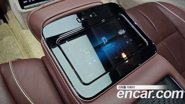Mercedes-Benz GLS-Class (X167) Maybach GLS600 4MATIC 2023 — фото 32