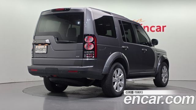 Land Rover Discovery 4 3.0 SDV6 SE 2016 — фото 2