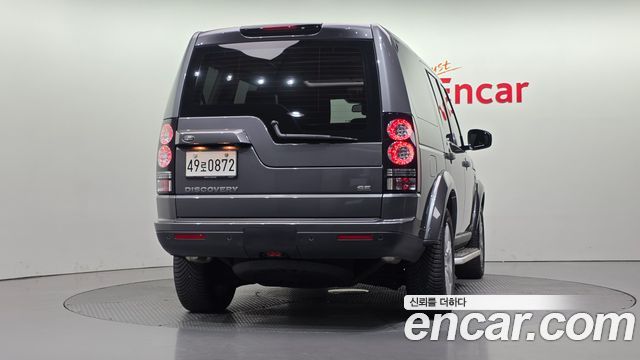Land Rover Discovery 4 3.0 SDV6 SE 2016 — фото 4