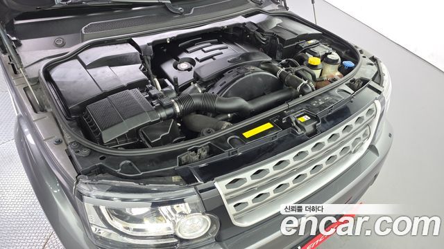 Land Rover Discovery 4 3.0 SDV6 SE 2016 — фото 6