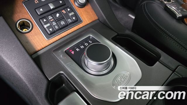 Land Rover Discovery 4 3.0 SDV6 SE 2016 — фото 9