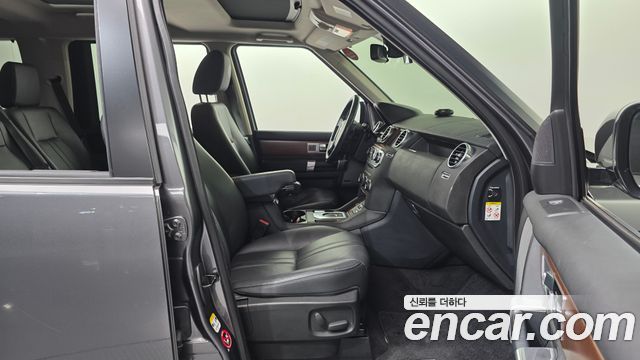 Land Rover Discovery 4 3.0 SDV6 SE 2016 — фото 10