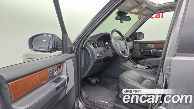 Land Rover Discovery 4 3.0 SDV6 SE 2016 — фото 12