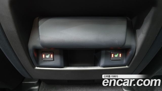 Land Rover Discovery 4 3.0 SDV6 SE 2016 — фото 18