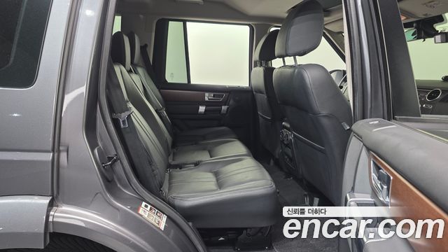 Land Rover Discovery 4 3.0 SDV6 SE 2016 — фото 19