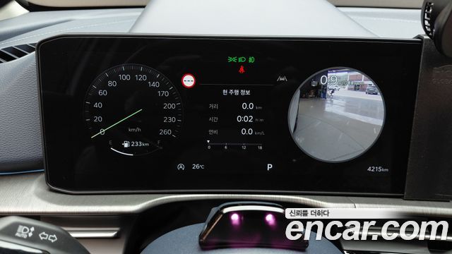 Kia Sportage (V) Gasoline 1.6 Turbo 2WD Signature 2025 — фото 8