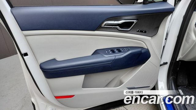 Kia Sportage (V) Gasoline 1.6 Turbo 2WD Signature 2025 — фото 24