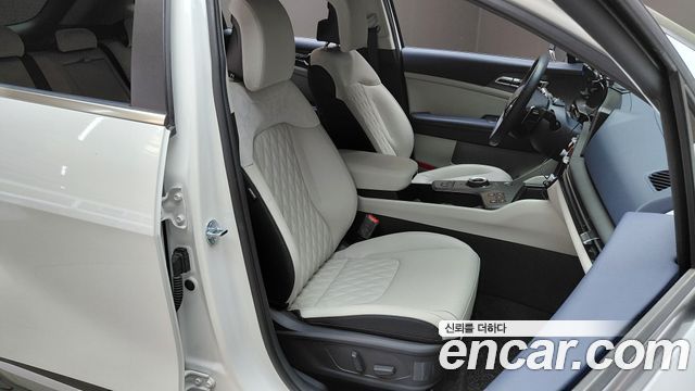 Kia Sportage (V) Gasoline 1.6 Turbo 2WD Signature 2025 — фото 26