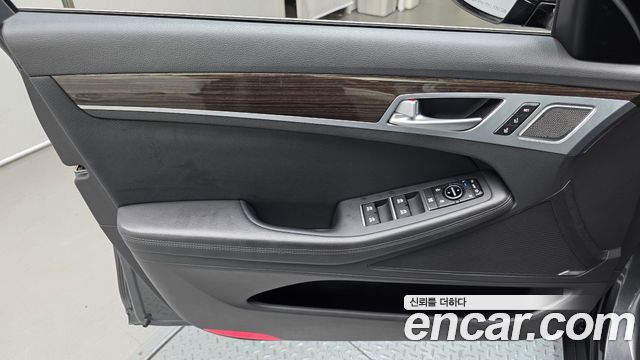 Genesis G80 3.3 GDI AWD Premium Luxury 2019 — фото 30