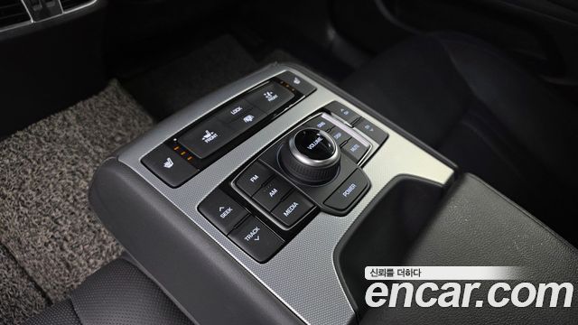 Genesis G80 3.3 GDI AWD Premium Luxury 2019 — фото 38