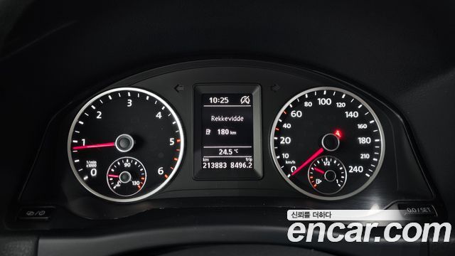 Volkswagen Tiguan 2.0 TDI Comfort 5N 2016 — фото 8