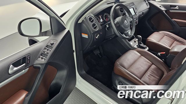 Volkswagen Tiguan 2.0 TDI Comfort 5N 2016 — фото 10