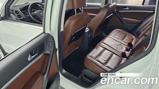 Volkswagen Tiguan 2.0 TDI Comfort 5N 2016 — фото 12