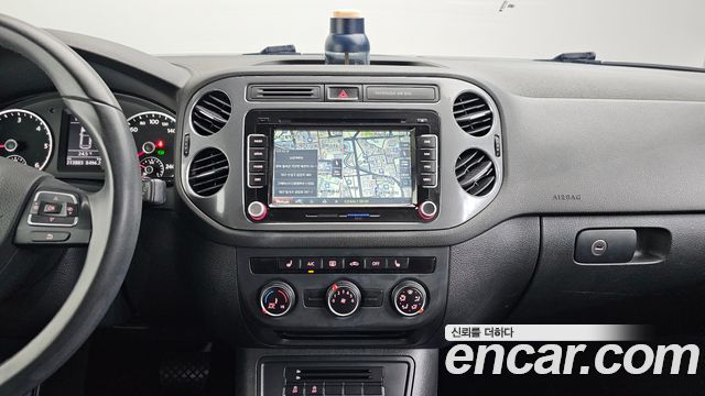 Volkswagen Tiguan 2.0 TDI Comfort 5N 2016 — фото 16