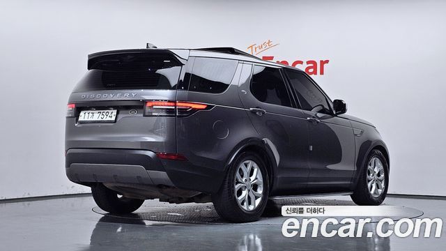 Land Rover Discovery 5 2.0 SD4 SE 2018 — фото 2