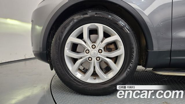 Land Rover Discovery 5 2.0 SD4 SE 2018 — фото 5