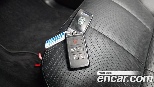 Land Rover Discovery 5 2.0 SD4 SE 2018 — фото 18