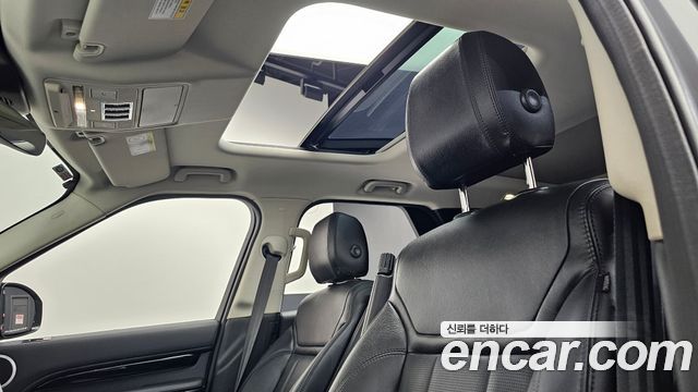 Land Rover Discovery 5 2.0 SD4 SE 2018 — фото 19