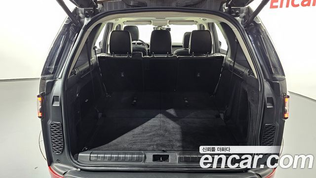 Land Rover Discovery 5 2.0 SD4 SE 2018 — фото 27