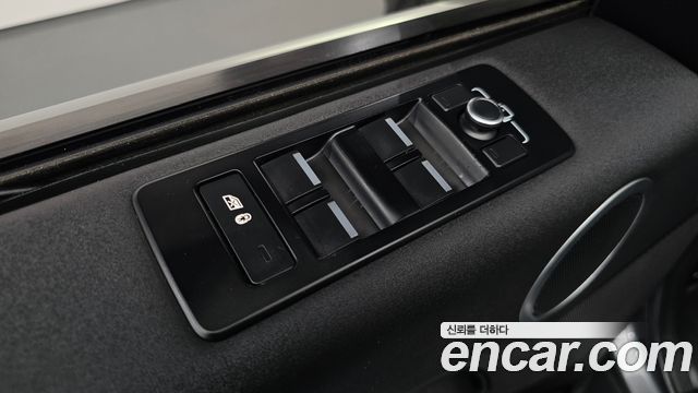 Land Rover Discovery 5 2.0 SD4 SE 2018 — фото 33
