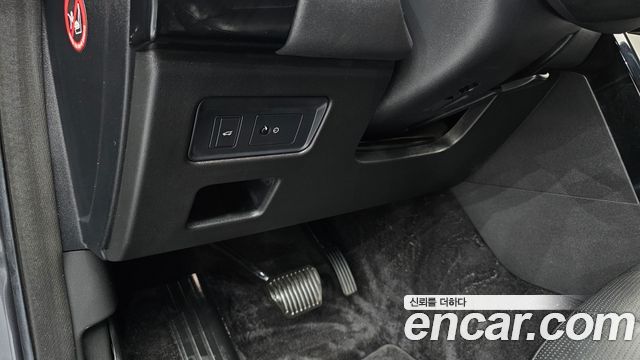 Land Rover Discovery 5 2.0 SD4 SE 2018 — фото 35