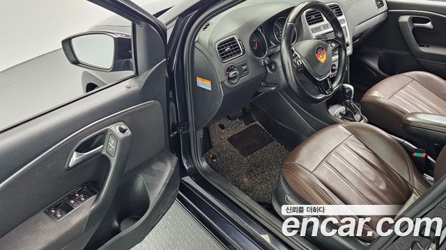 Volkswagen Polo 1.4 TDI R-Line 5th 2016 — фото 10