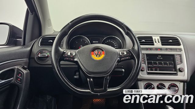 Volkswagen Polo 1.4 TDI R-Line 5th 2016 — фото 13