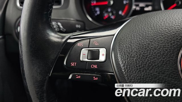 Volkswagen Polo 1.4 TDI R-Line 5th 2016 — фото 15