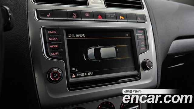 Volkswagen Polo 1.4 TDI R-Line 5th 2016 — фото 16