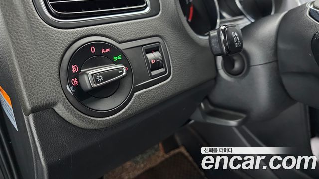 Volkswagen Polo 1.4 TDI R-Line 5th 2016 — фото 19