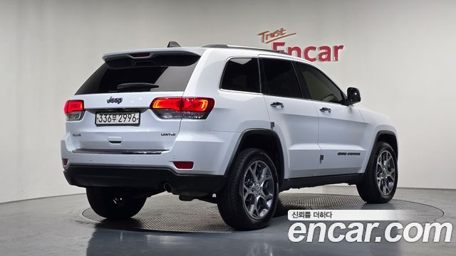 Jeep Grand Cherokee 3.6 Limited WK2 2021 — фото 2