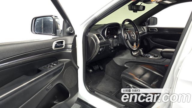 Jeep Grand Cherokee 3.6 Limited WK2 2021 — фото 10