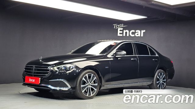 Mercedes-Benz E-Class (W213) E300e 4MATIC Exclusive 2021 — фото 1