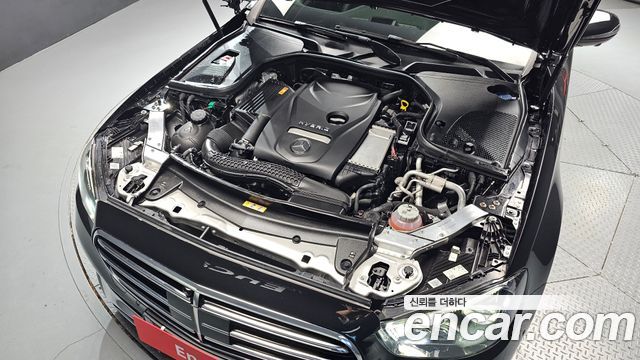 Mercedes-Benz E-Class (W213) E300e 4MATIC Exclusive 2021 — фото 6